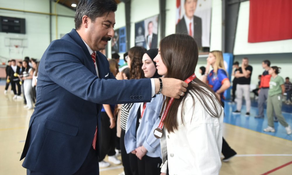 YENİŞEHİR’DE 19 MAYIS COŞKUYLA KUTLANDI  19 Mayıs Atatürk’ü 