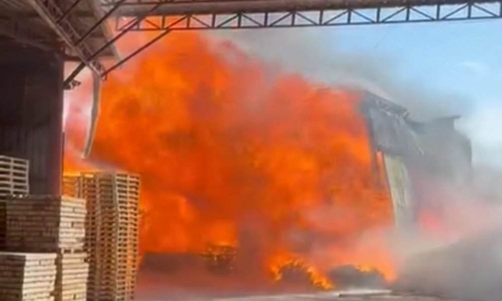 YENİŞEHİR YENi SANAYi BÖLGESİNDE BÜYÜK YANGIN!